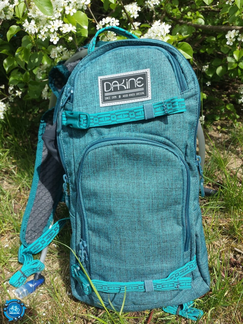 dakine session 8l review